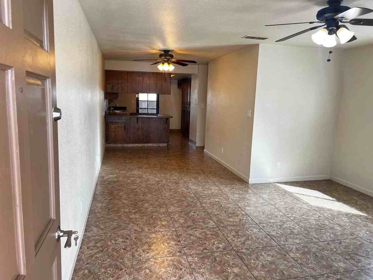 1823 W Whitendale Ave - Photo 2 of 12