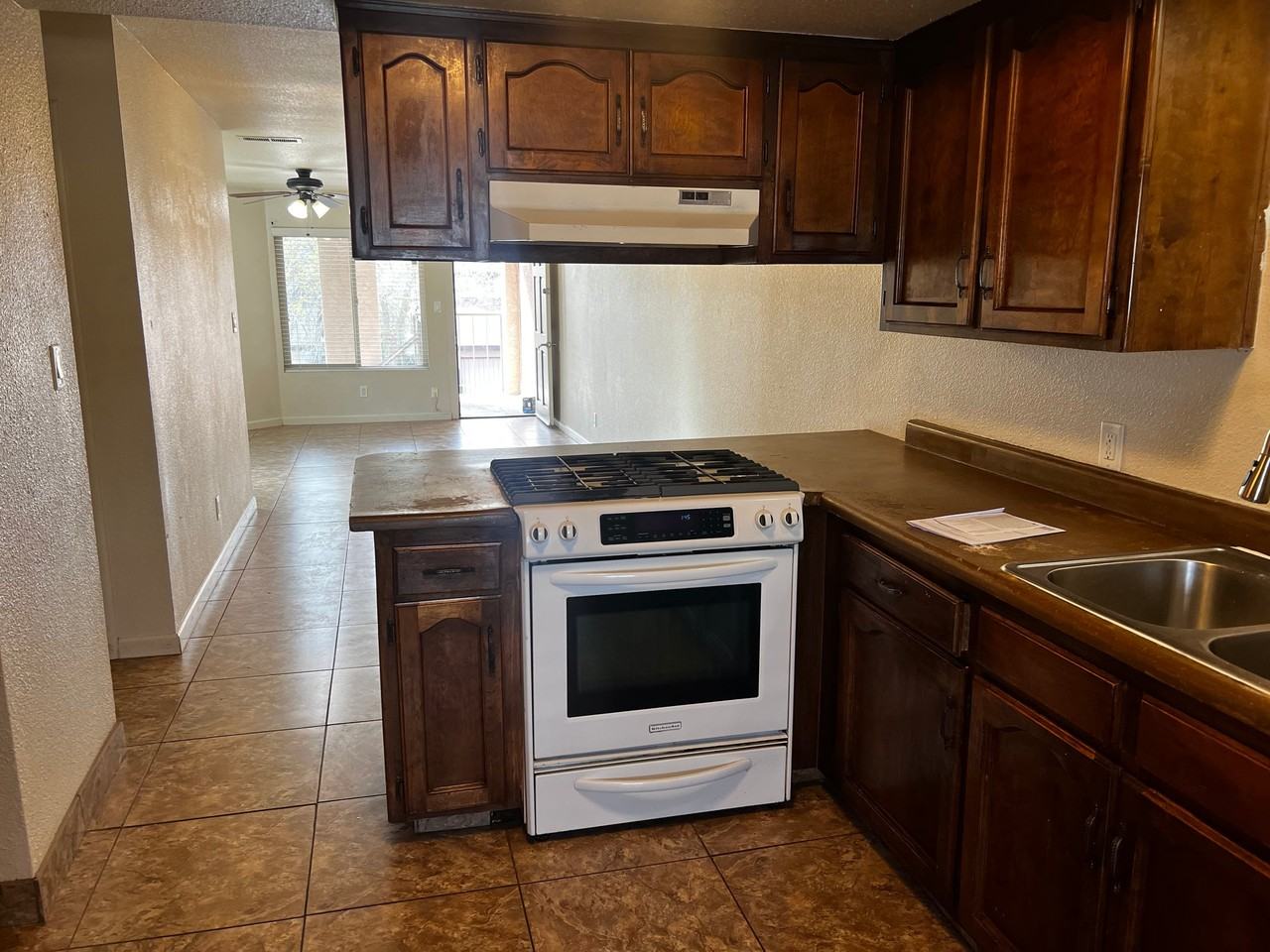 1823 W Whitendale Ave - Photo 6 of 12