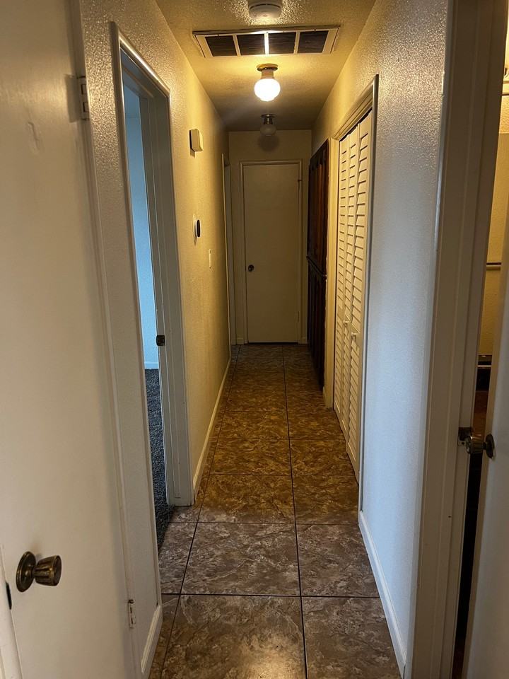 1823 W Whitendale Ave - Photo 7 of 12