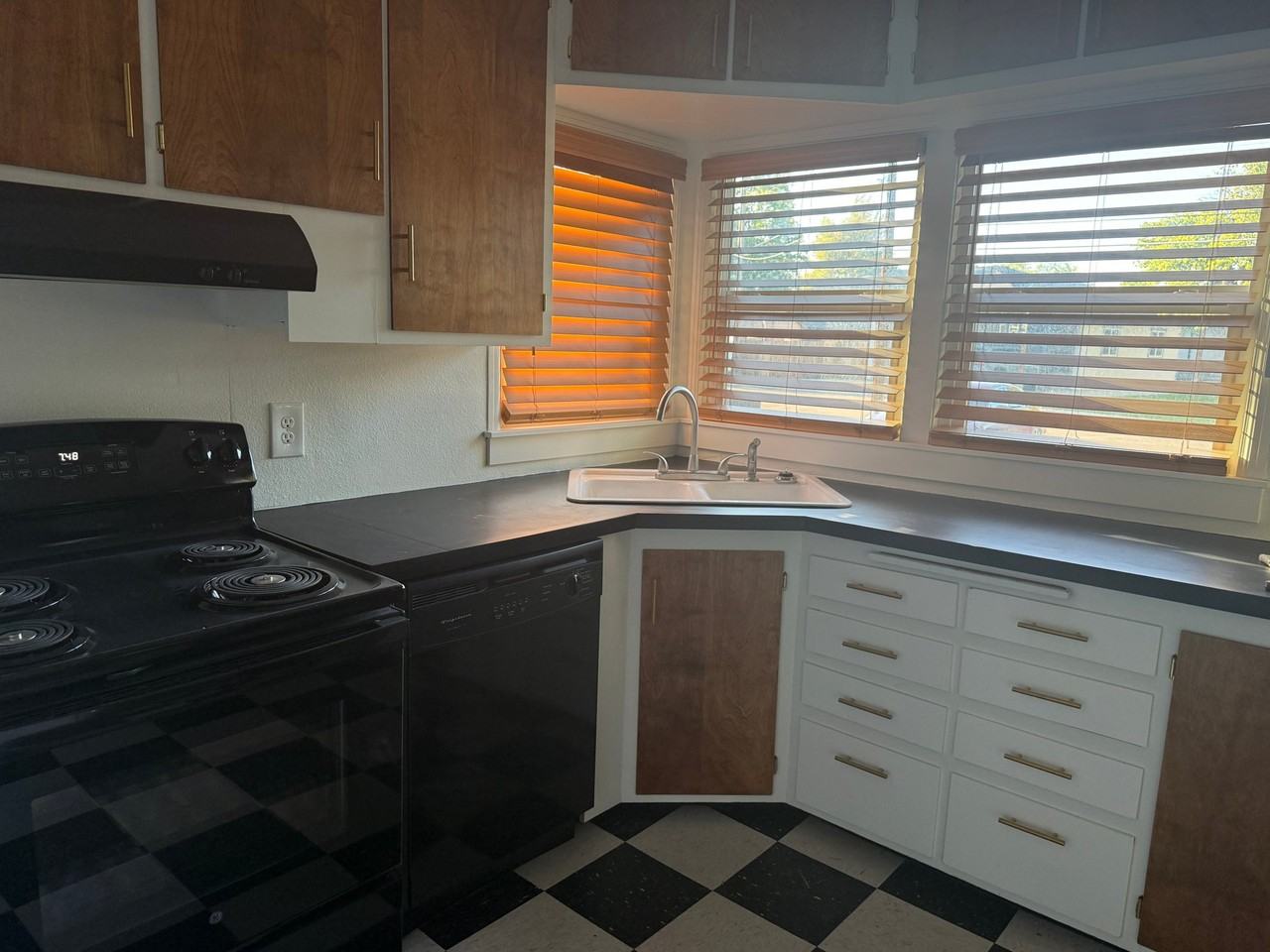 4417 W Rim St - Photo 2 of 14