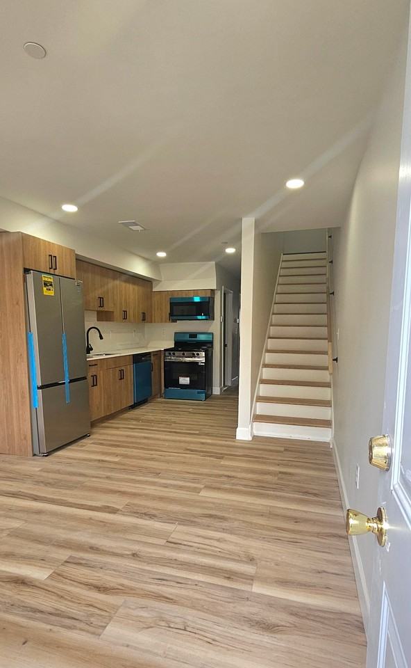 42 Warner St #B12