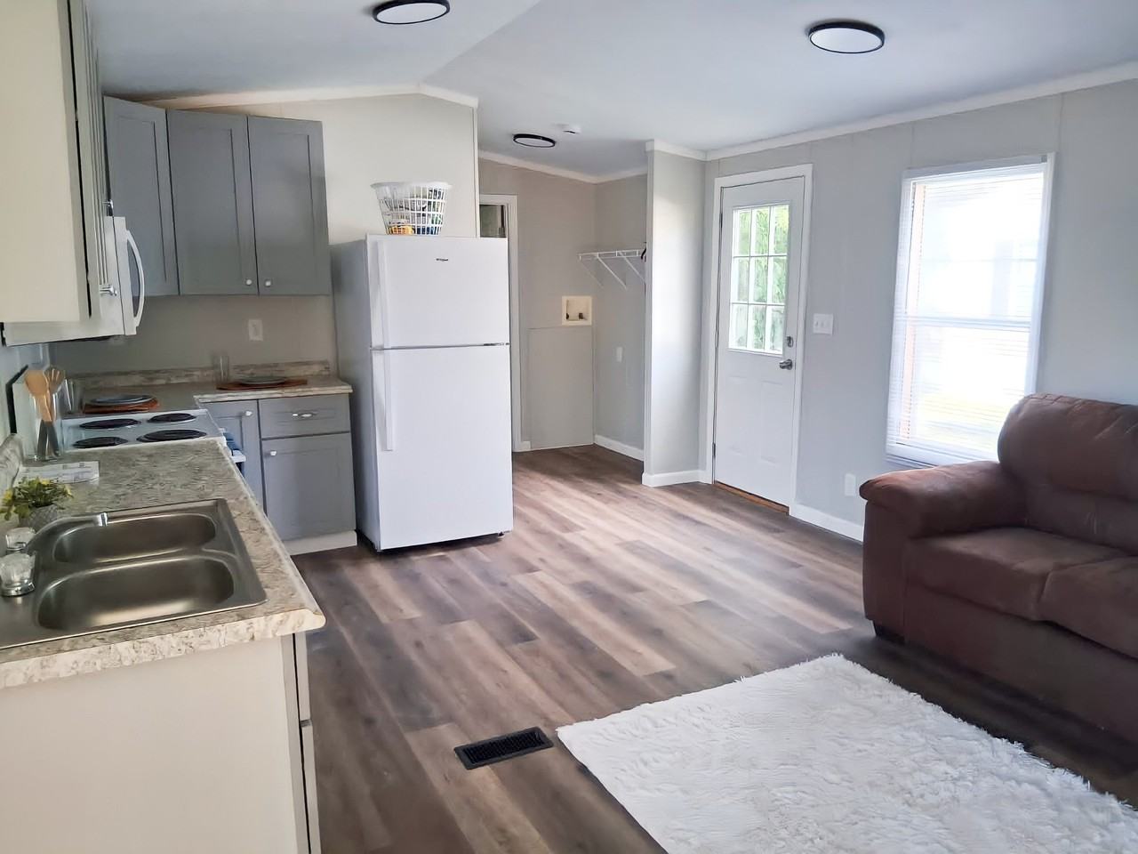 14 Deerwood Park - Photo 2 of 11