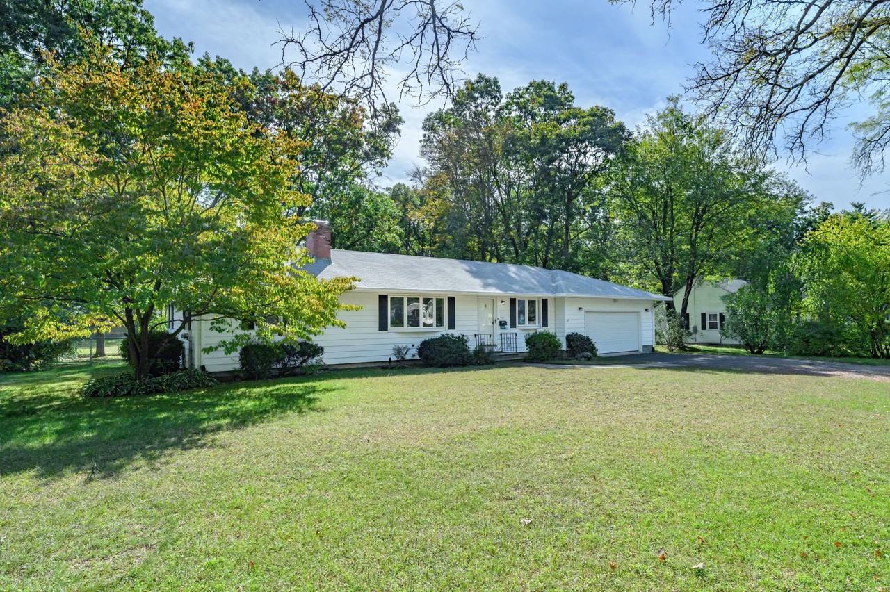 557 Maple Rd