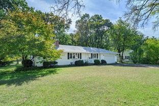 557 Maple Rd - Photo 1 of 1
