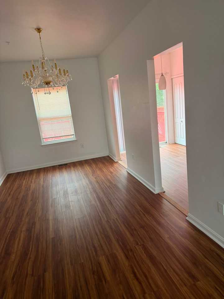 208 Persimmon Cir - Photo 3 of 4