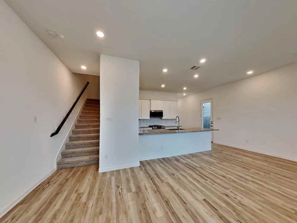 4018 Champlain Way - Photo 3 of 6