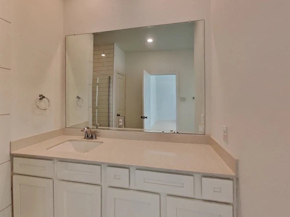 4018 Champlain Way - Photo 4 of 6