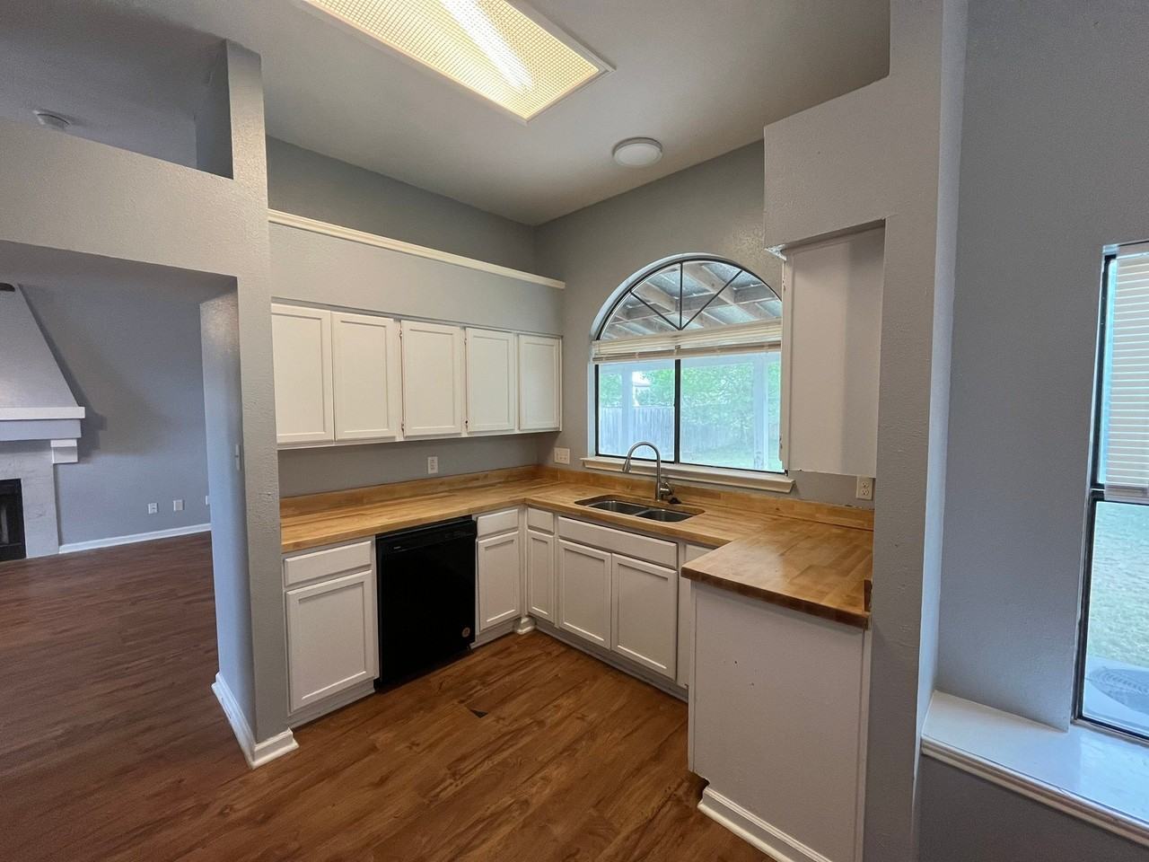 5990 Catalina Sunrise Dr - Photo 5 of 17