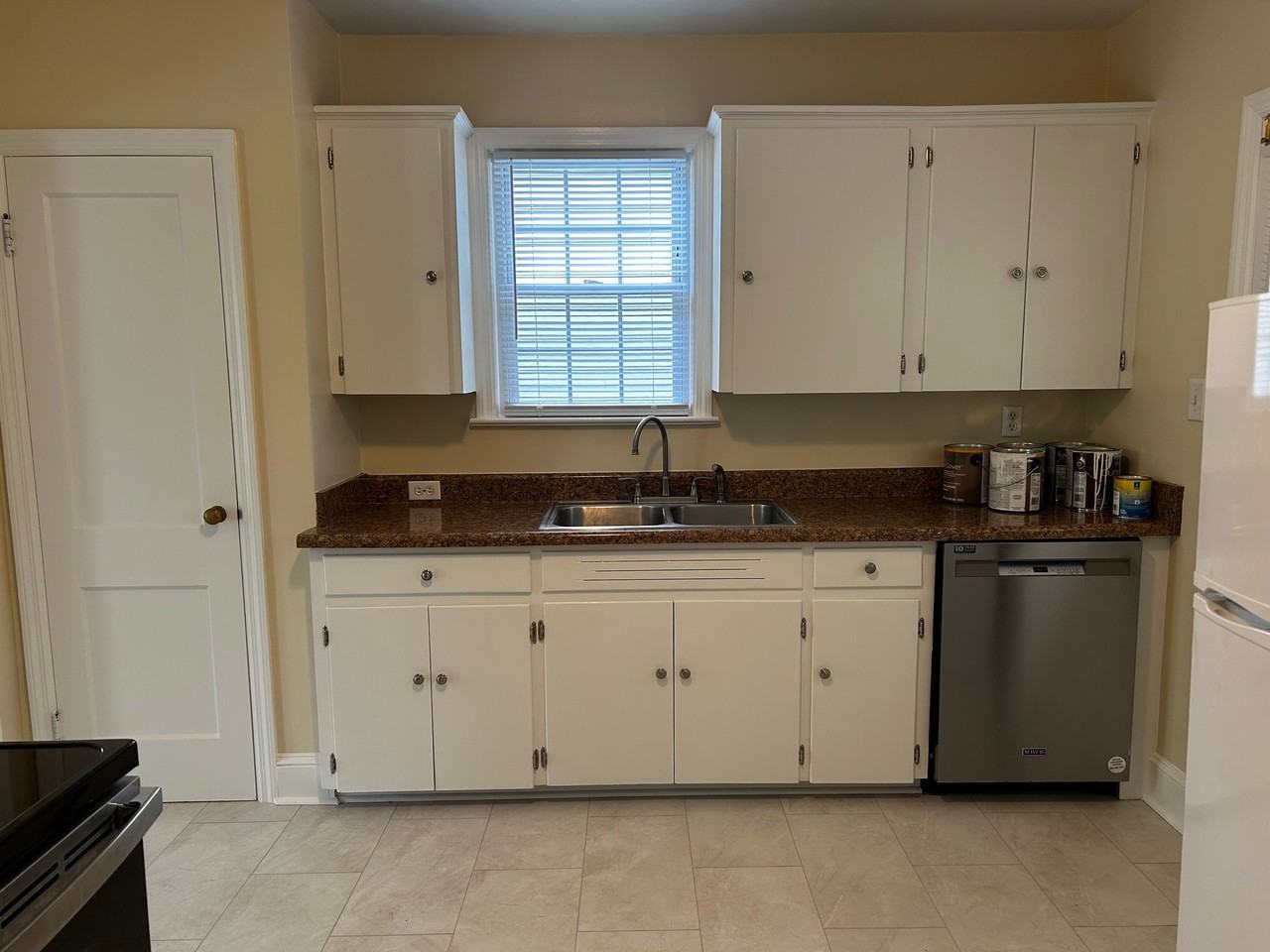 423 E Radiance Dr - Photo 6 of 20