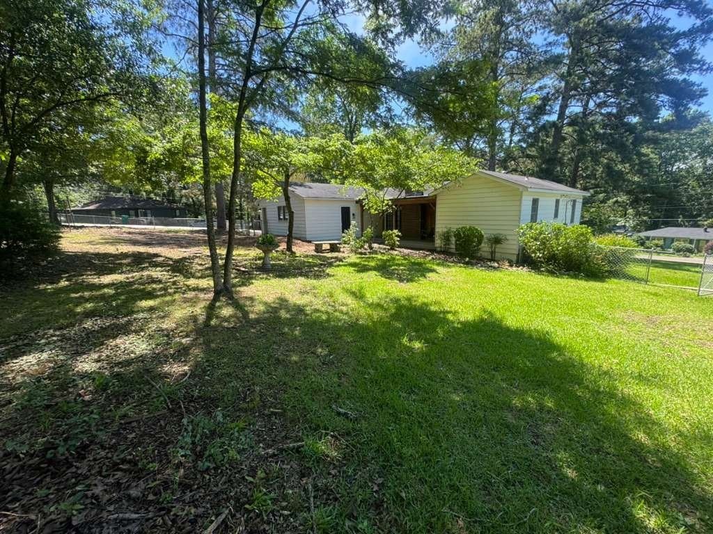 332 23rd Ave Ne - Photo 3 of 14