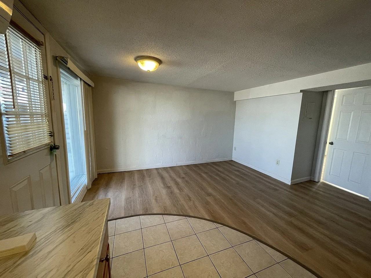190 Ashworth Ave #1B - Photo 3 of 15