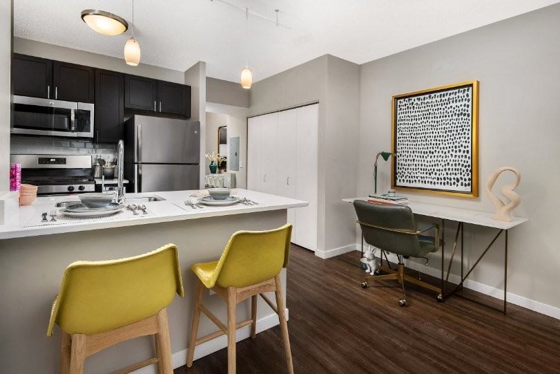 371 E Ohio St - Photo 3 of 15