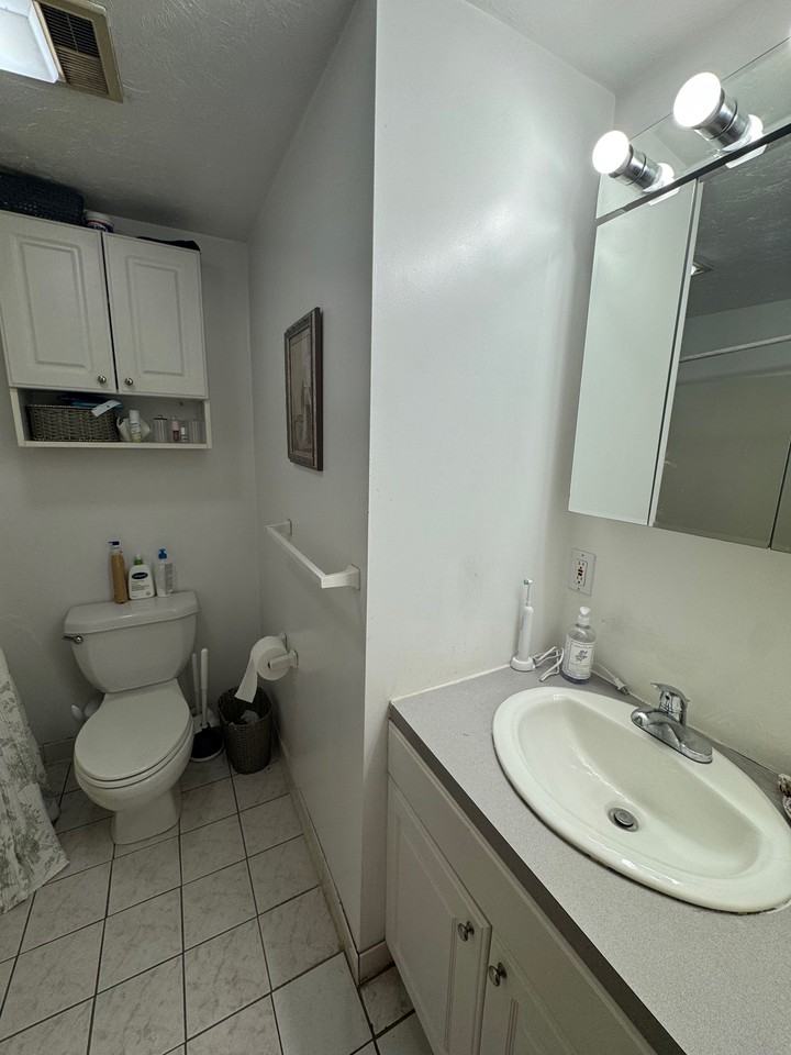 9 Winchester St #8 - Photo 7 of 8