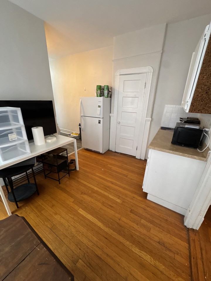 34 Anderson St #6 - Photo 2 of 8