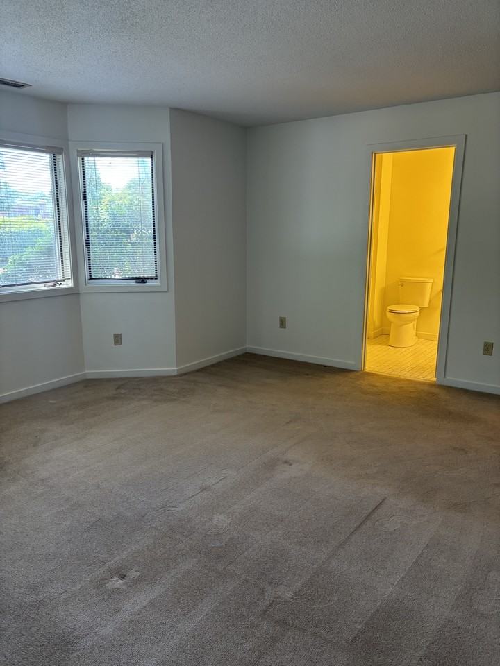 1414 Whitney Ave #G1 - Photo 4 of 16