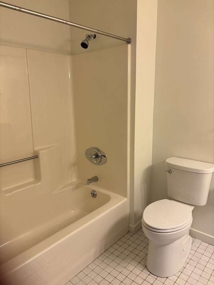 1414 Whitney Ave #G1 - Photo 5 of 16