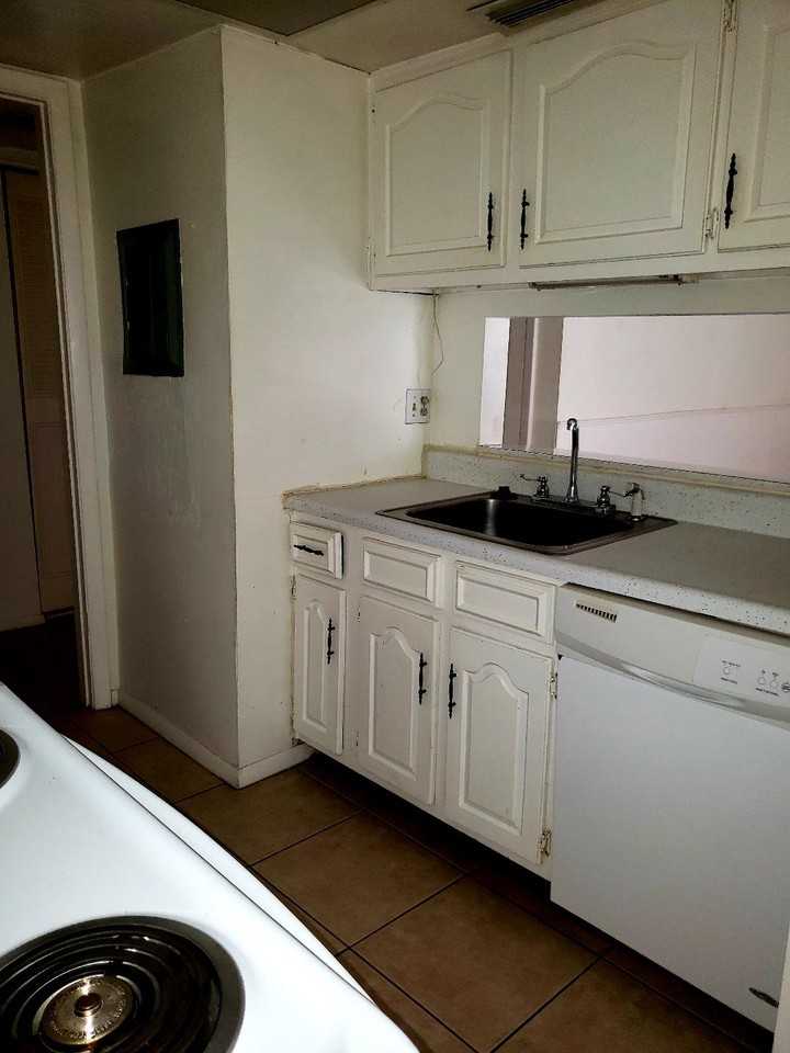 1157 Calle Del Norte #B - Photo 3 of 13