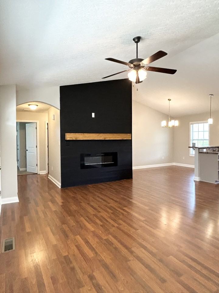 1357 Winnipeg Way #NA - Photo 2 of 15