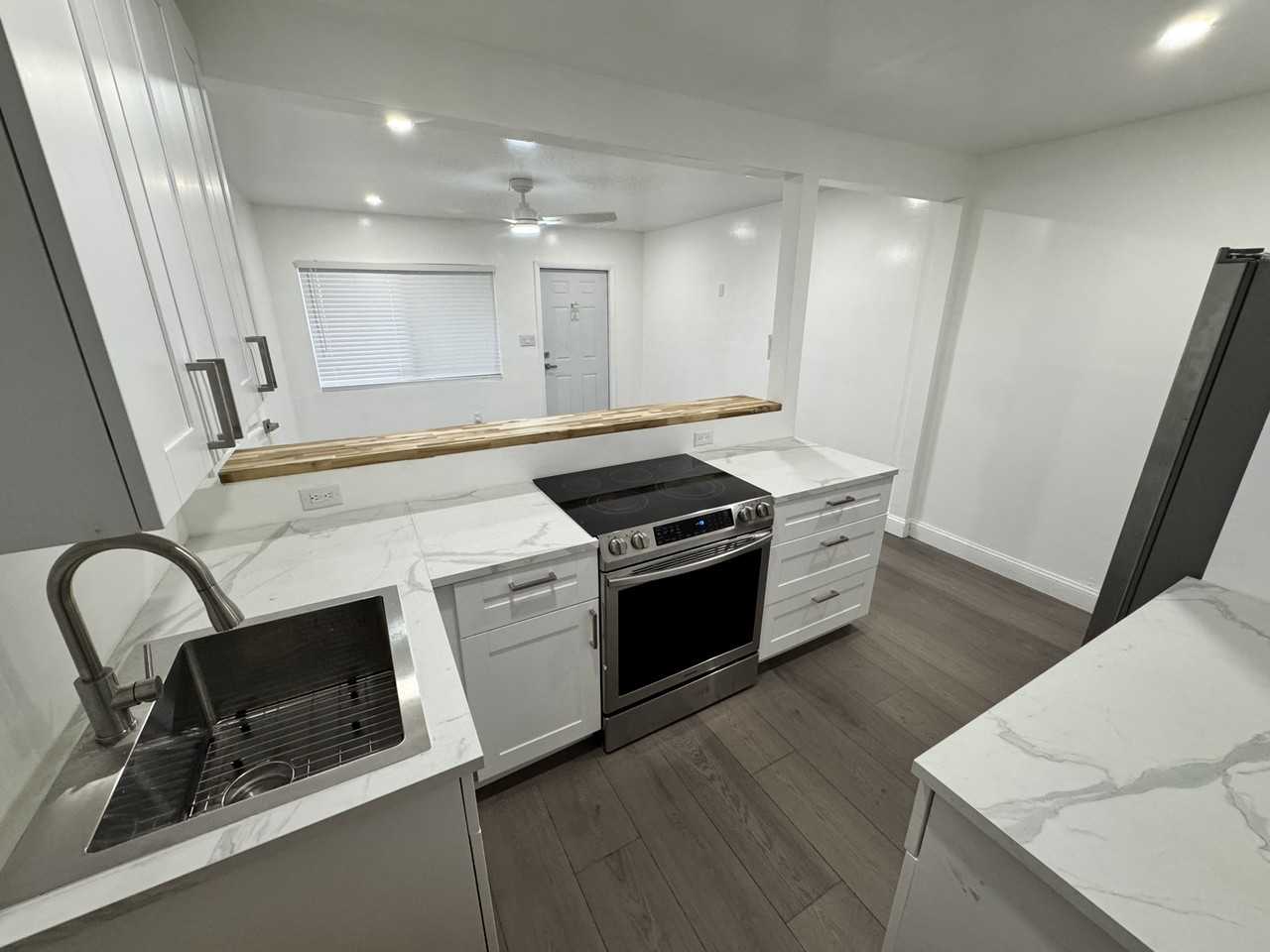 565 Ne 32nd St #2B - Photo 2 of 18
