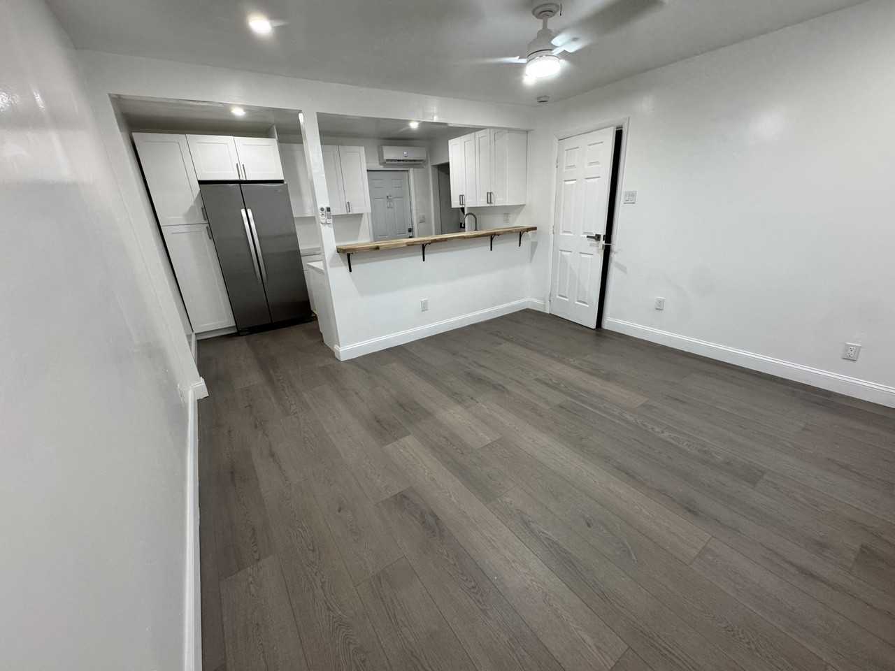 565 Ne 32nd St #2B - Photo 3 of 18