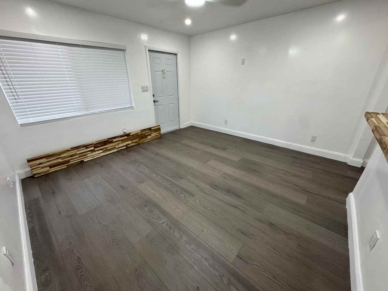 565 Ne 32nd St #2B - Photo 4 of 18