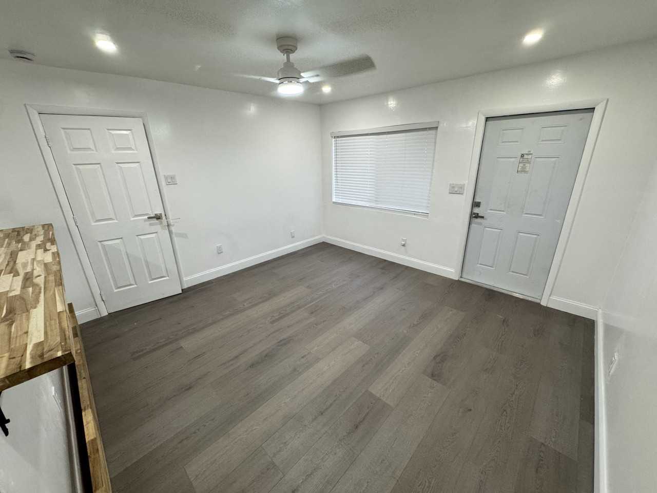 565 Ne 32nd St #2B - Photo 5 of 18