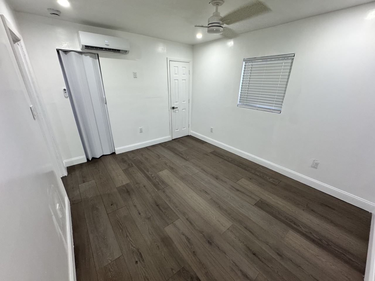 565 Ne 32nd St #2B - Photo 7 of 18