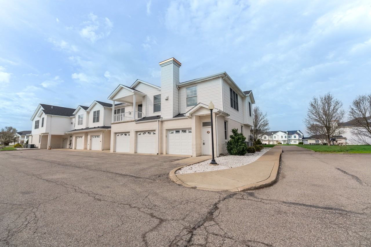 234 Adams Pointe Blvd #2