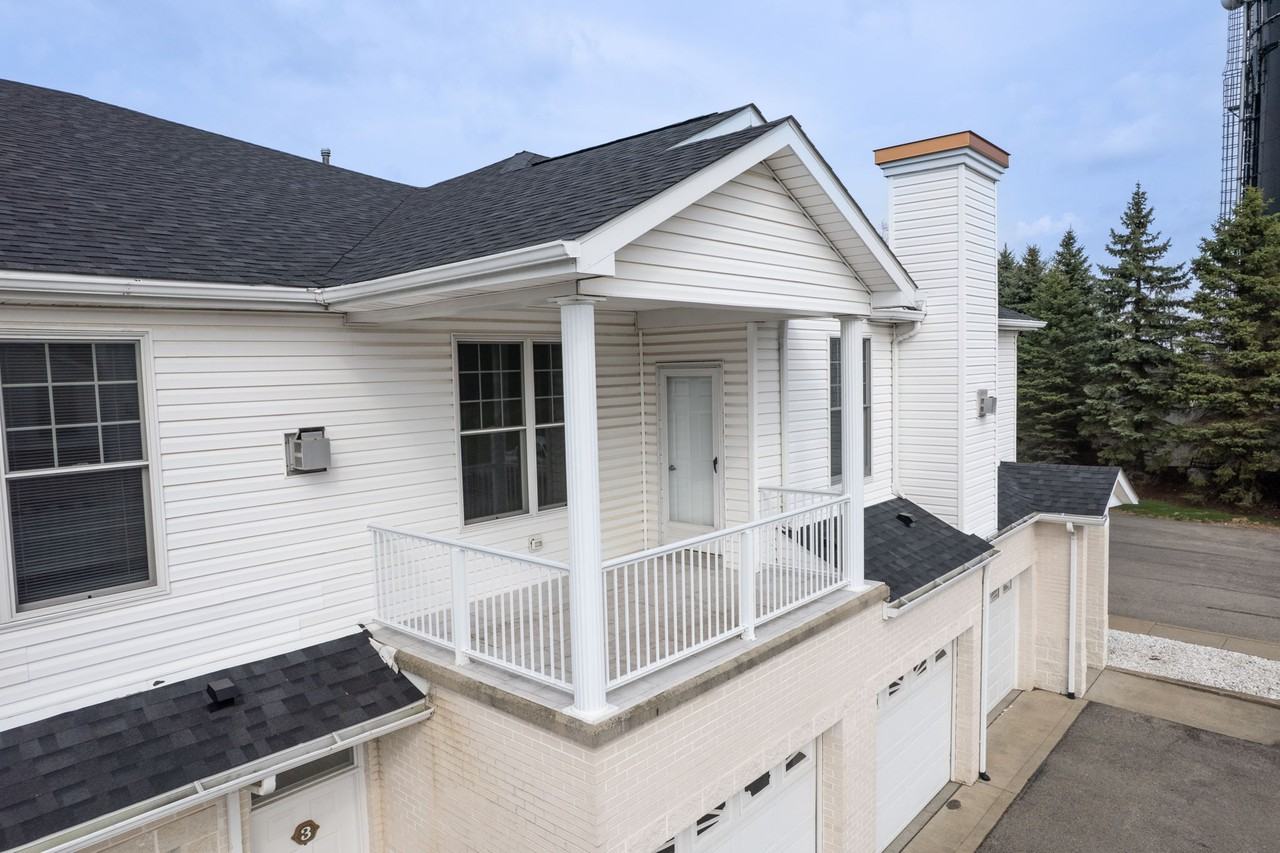 234 Adams Pointe Blvd #2 - Photo 3 of 19