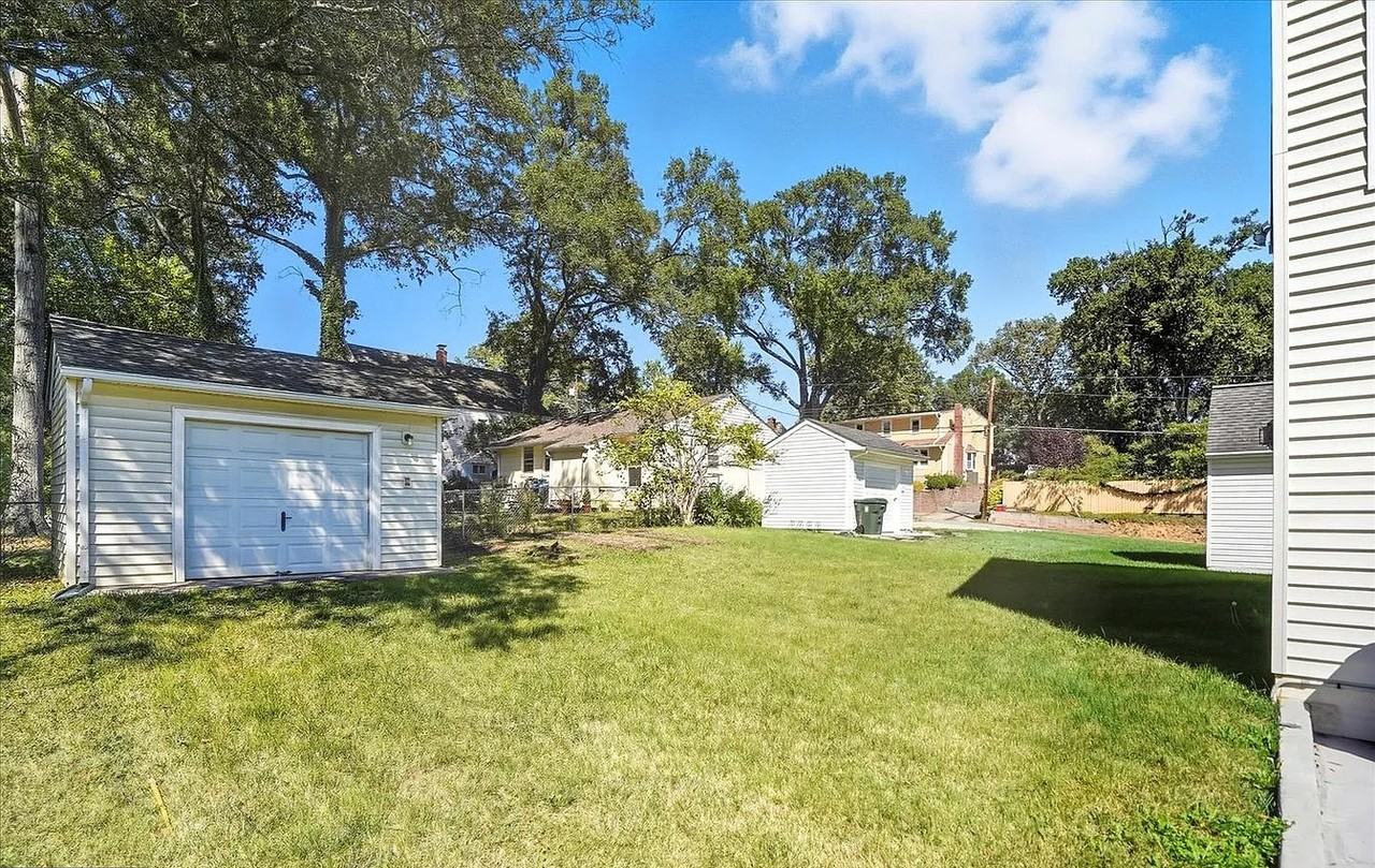 9410 52nd Ave - Photo 4 of 13