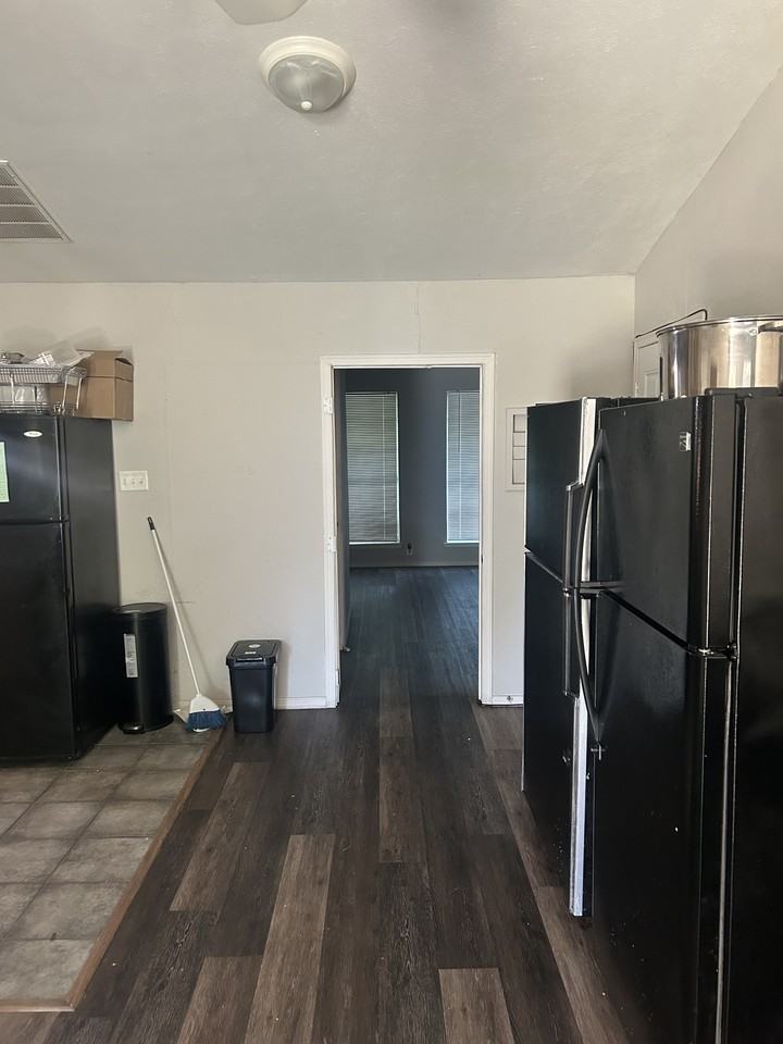 810 Cavalier Dr #NA - Photo 5 of 6