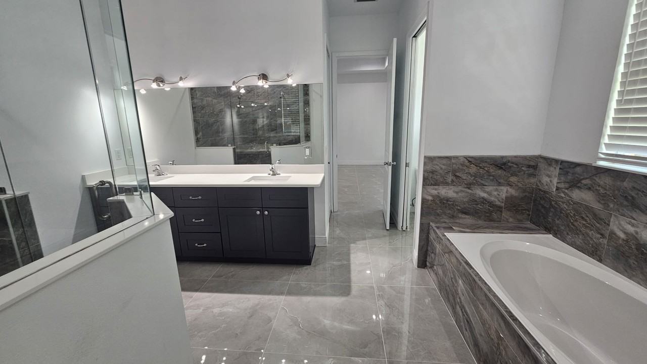 1711 Se Airoso Blvd #NA - Photo 3 of 20