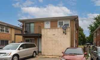 featured image of 533 Green Oaks Ct S #4
