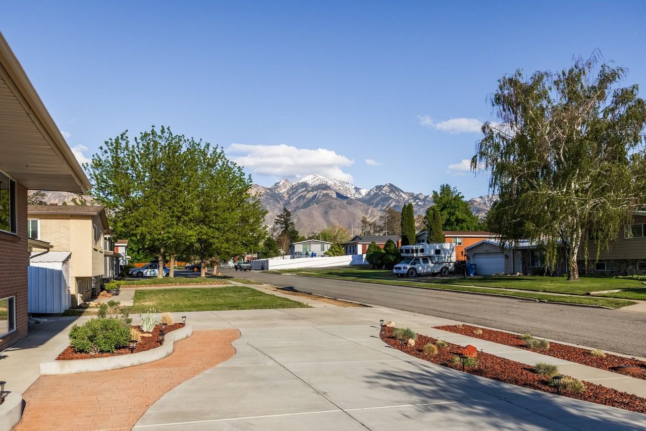 1431 Dawn Dr - Photo 4 of 16