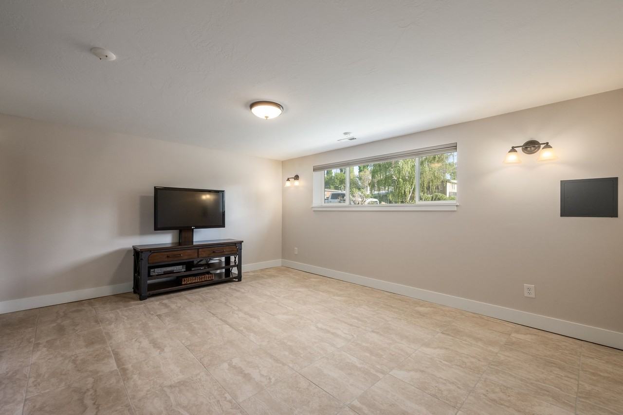 1431 Dawn Dr - Photo 7 of 16