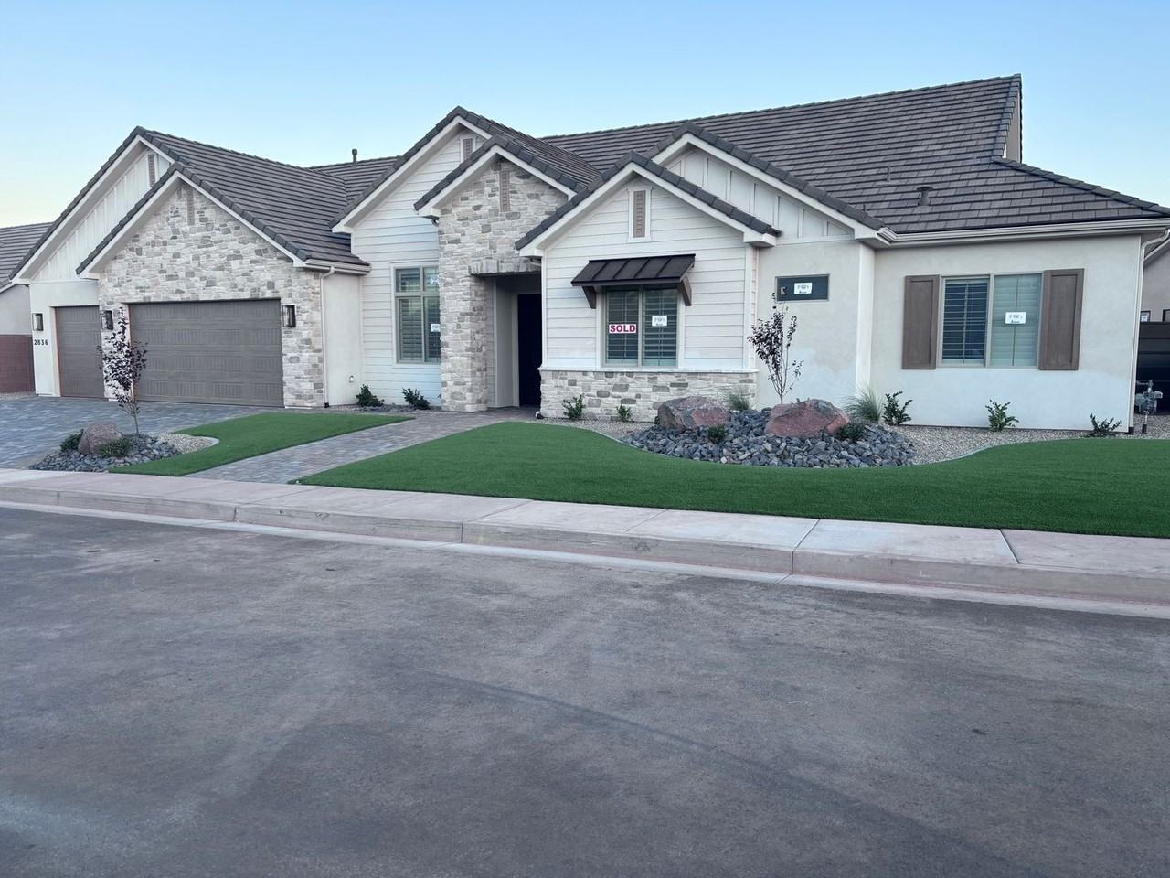 2836 E Creek Side Ct - Photo 2 of 19