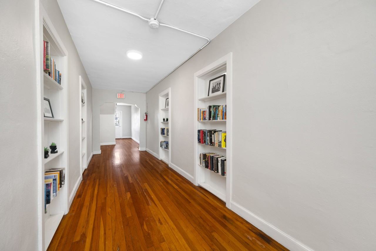 Renovated Davis Islands Apartments - Photo 5 of 7