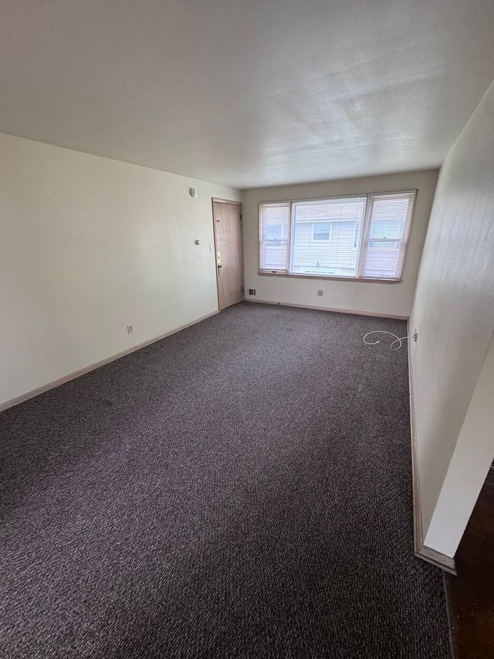 3929 Erie St - Photo 3 of 7