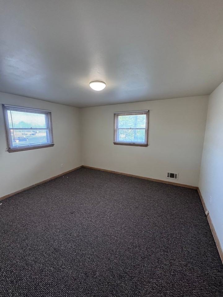 3929 Erie St - Photo 5 of 7