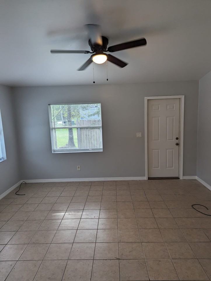 6024 W Jones St #NA - Photo 2 of 10