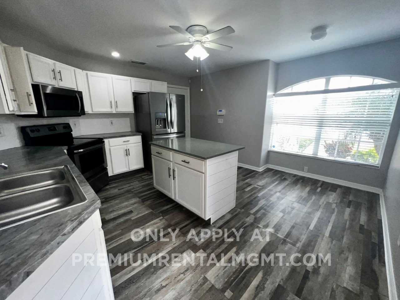 2620 Regency Oak Ln - Photo 2 of 25