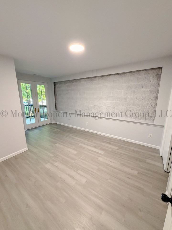 6920 Northside Drive - Photo 4 of 11