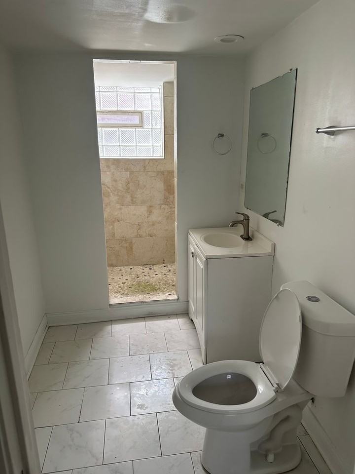 2614 E 78th St - Photo 4 of 25