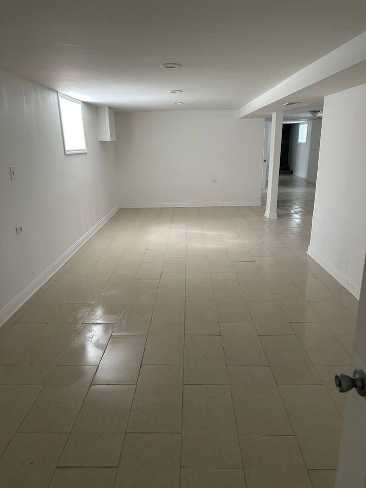 2614 E 78th St - Photo 5 of 25