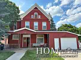 featured image of 102 S 5th St