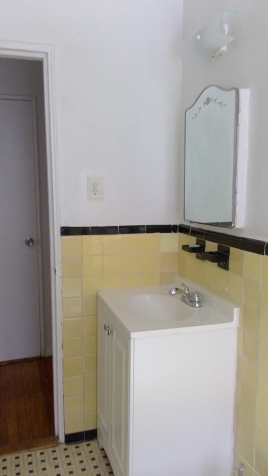 2861 Bainbridge Avenue #2B - Photo 6 of 6