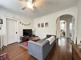 featured image of 714 W Waveland Ave