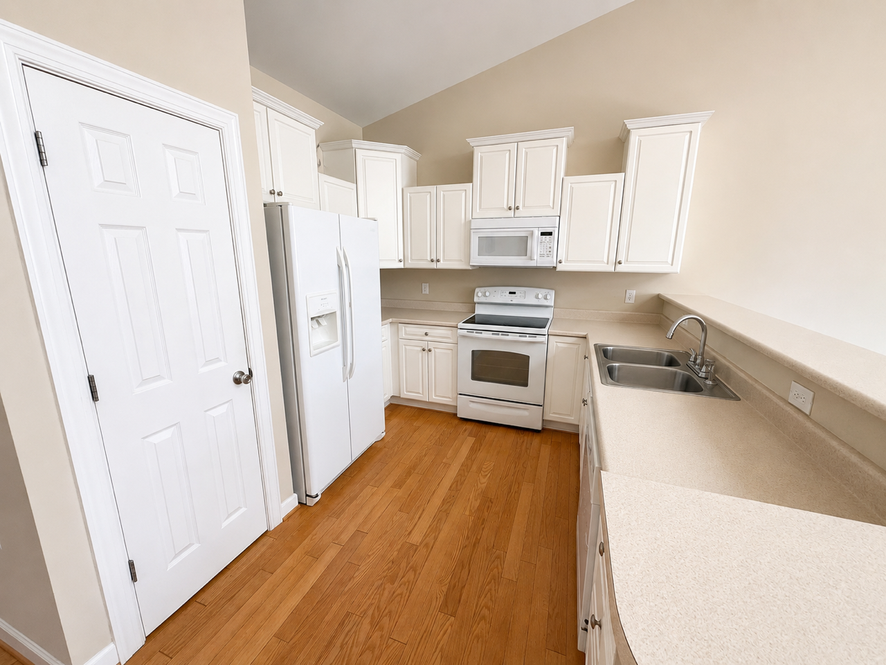 331 Monlandil Dr #1 - Photo 3 of 4