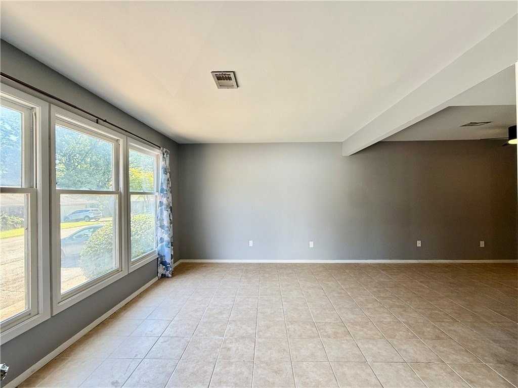 20 Annette Ln - Photo 5 of 32