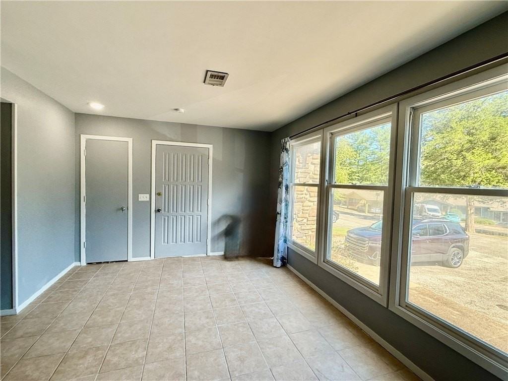 20 Annette Ln - Photo 6 of 32